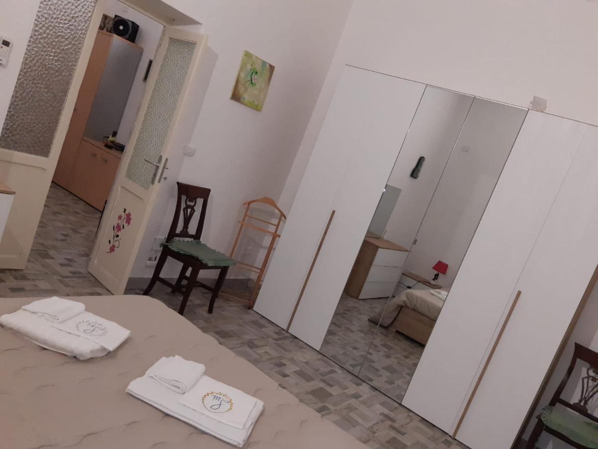 La Casa Di Franco Apartment Palermo Bagian luar foto